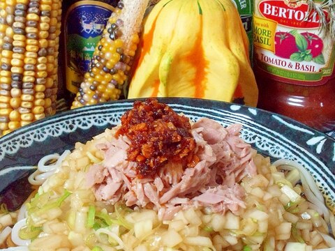 ツナとアカモーウイつゆうどん・食べるラー油で☆